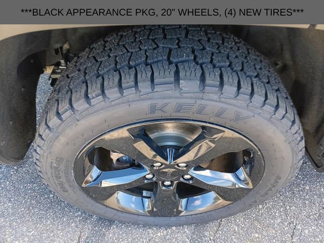 Used 2023 Jeep Grand Cherokee Limited w/ Black Appearance Package AWD/4WD image 2