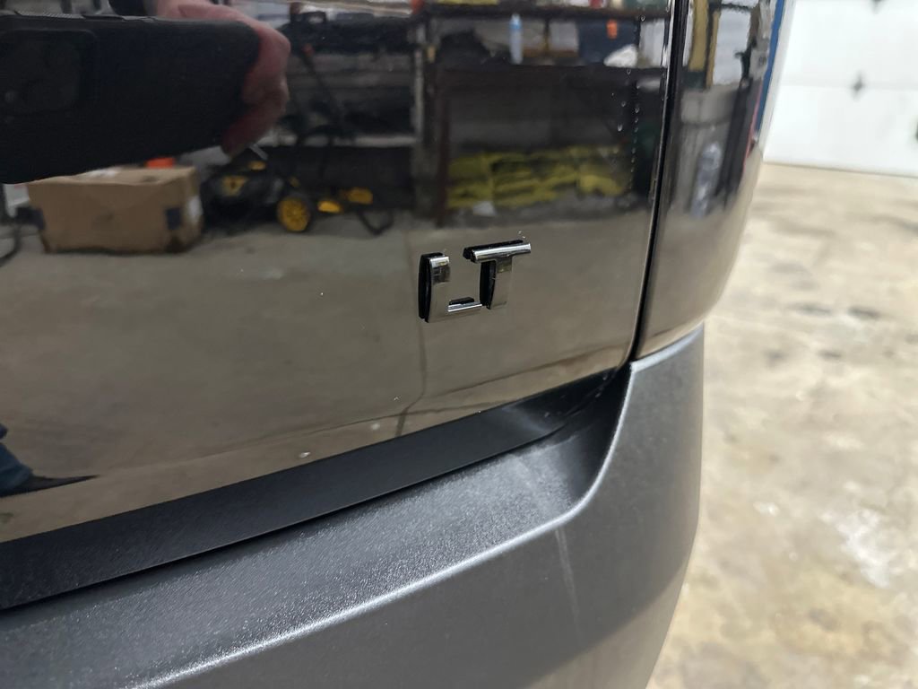 Used 2023 Chevrolet Traverse LT w/ Midnight/Sport Edition image 38