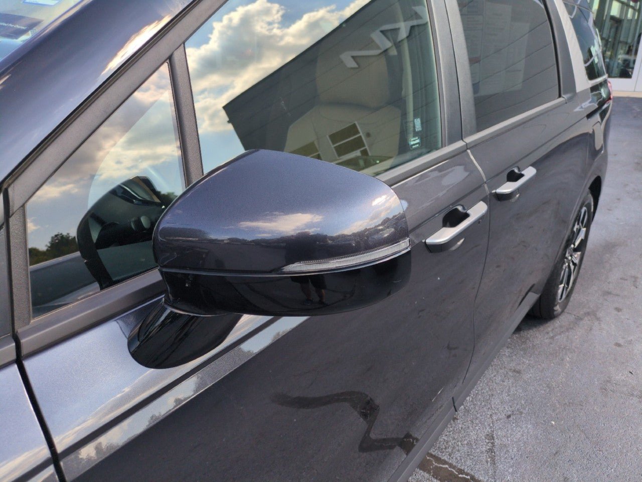 Certified 2024 Kia Carnival EX FWD image 10