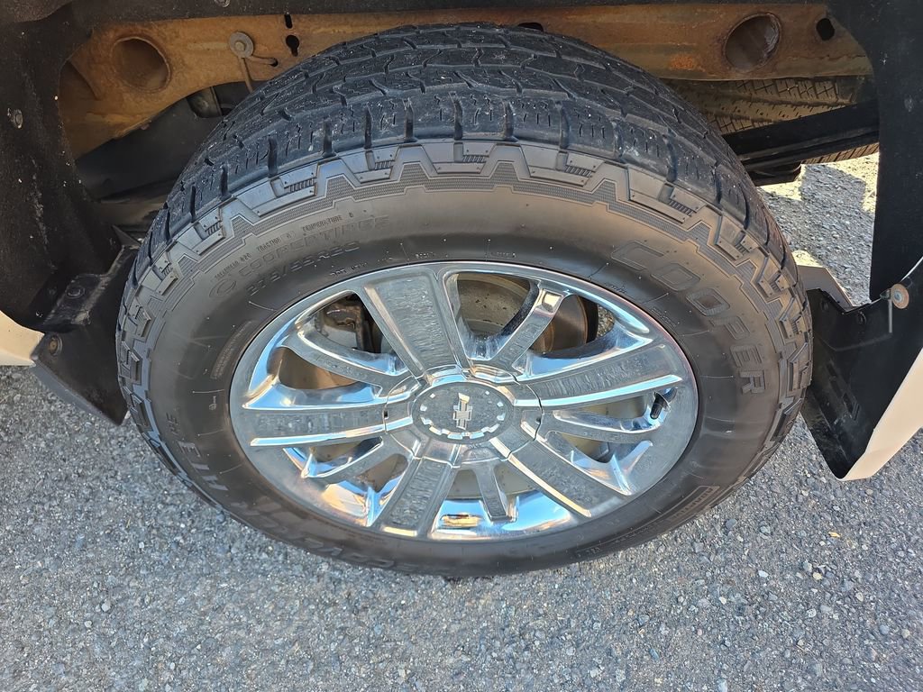 Used 2015 Chevrolet Silverado 1500 High Country w/ High Country Premium Package image 35