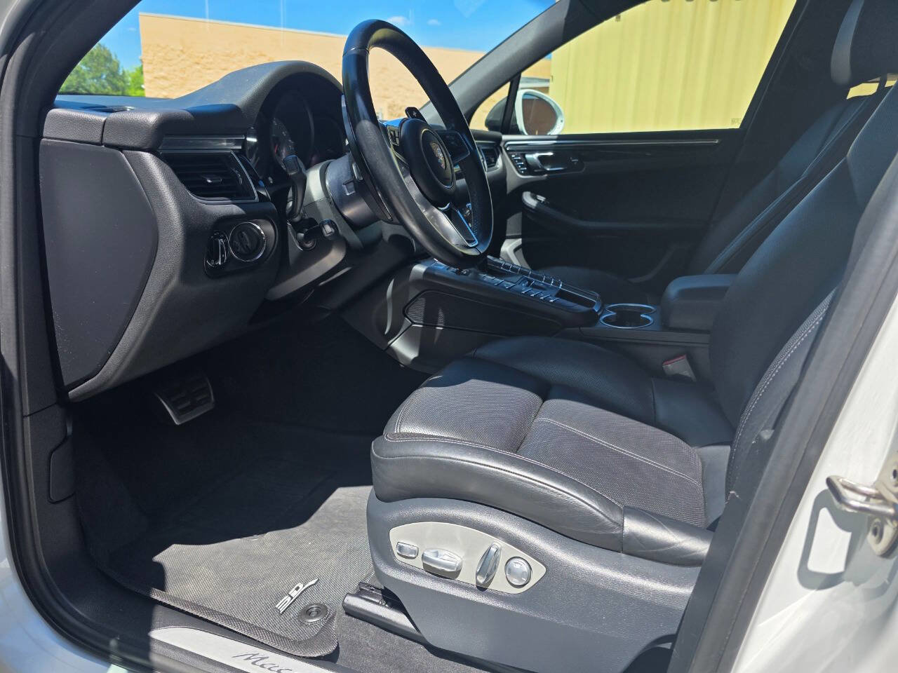 Used 2015 Porsche Macan S w/ Premium Package Plus AWD/4WD image 12