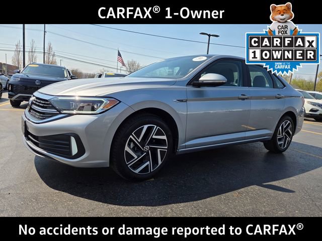 Certified 2023 Volkswagen Jetta SEL FWD image 3