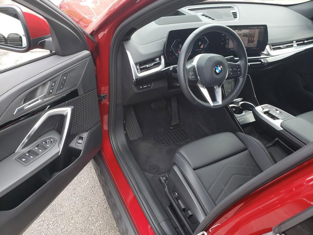 Certified 2025 BMW X2 xDrive28i AWD/4WD image 11
