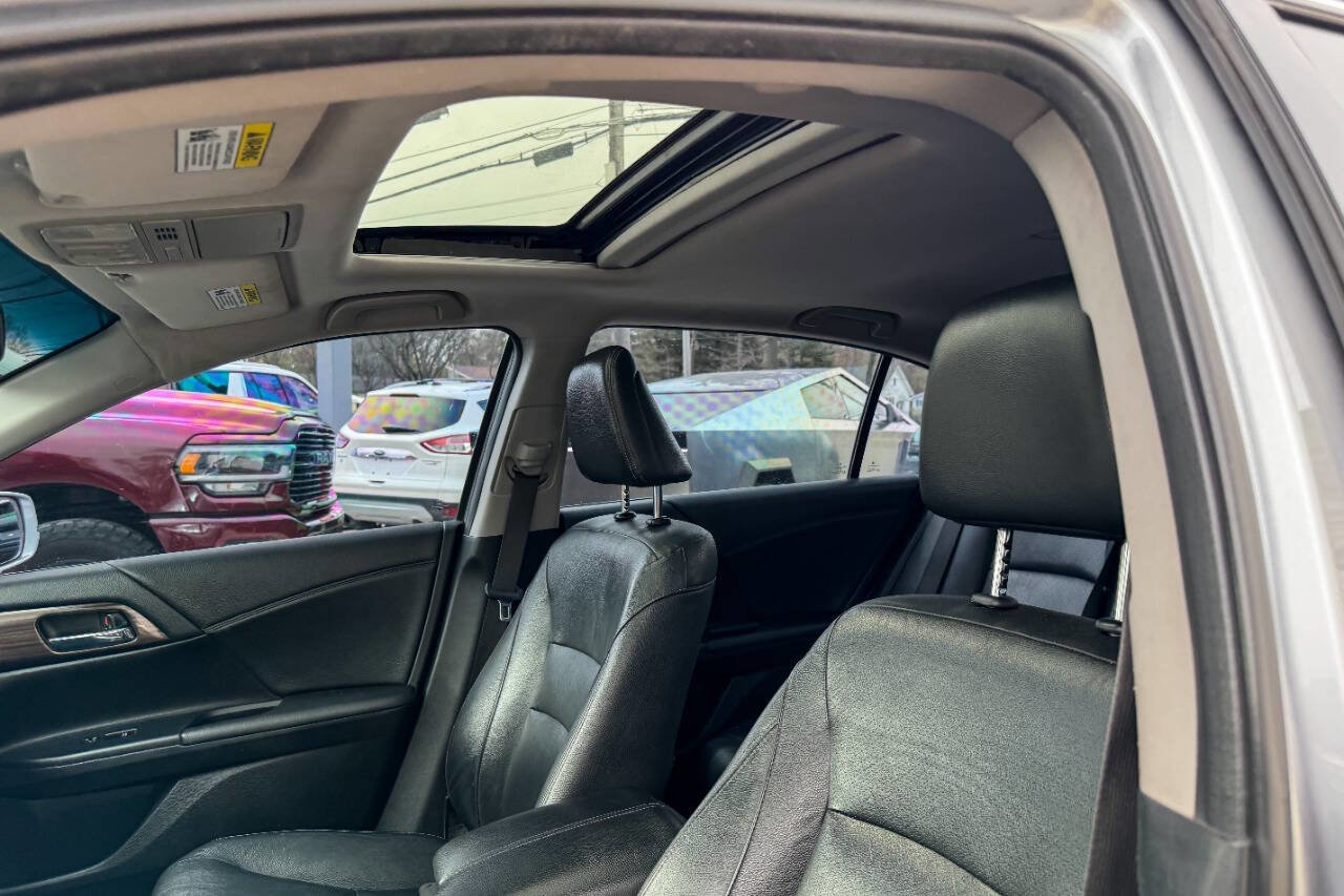 Used 2017 Honda Accord EX-L image 19