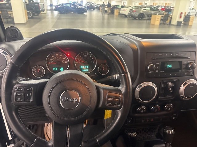 Used 2014 Jeep Wrangler Unlimited Sahara w/ Connectivity Group image 15