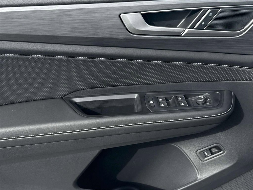 New 2026 Volkswagen Atlas Cross Sport SE image 12