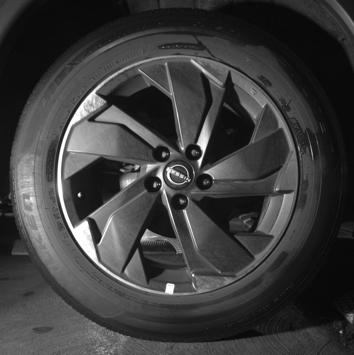 Used 2025 Nissan Rogue SV FWD image 15