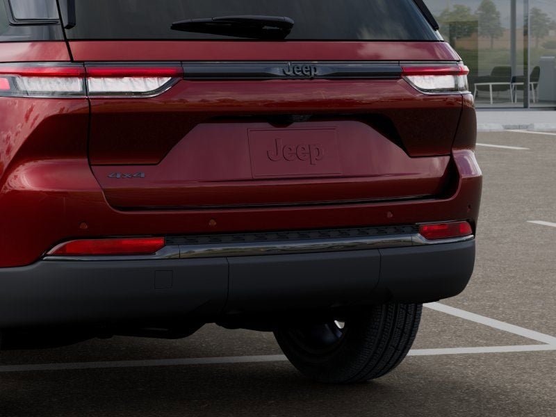 New 2025 Jeep Grand Cherokee Limited image 13