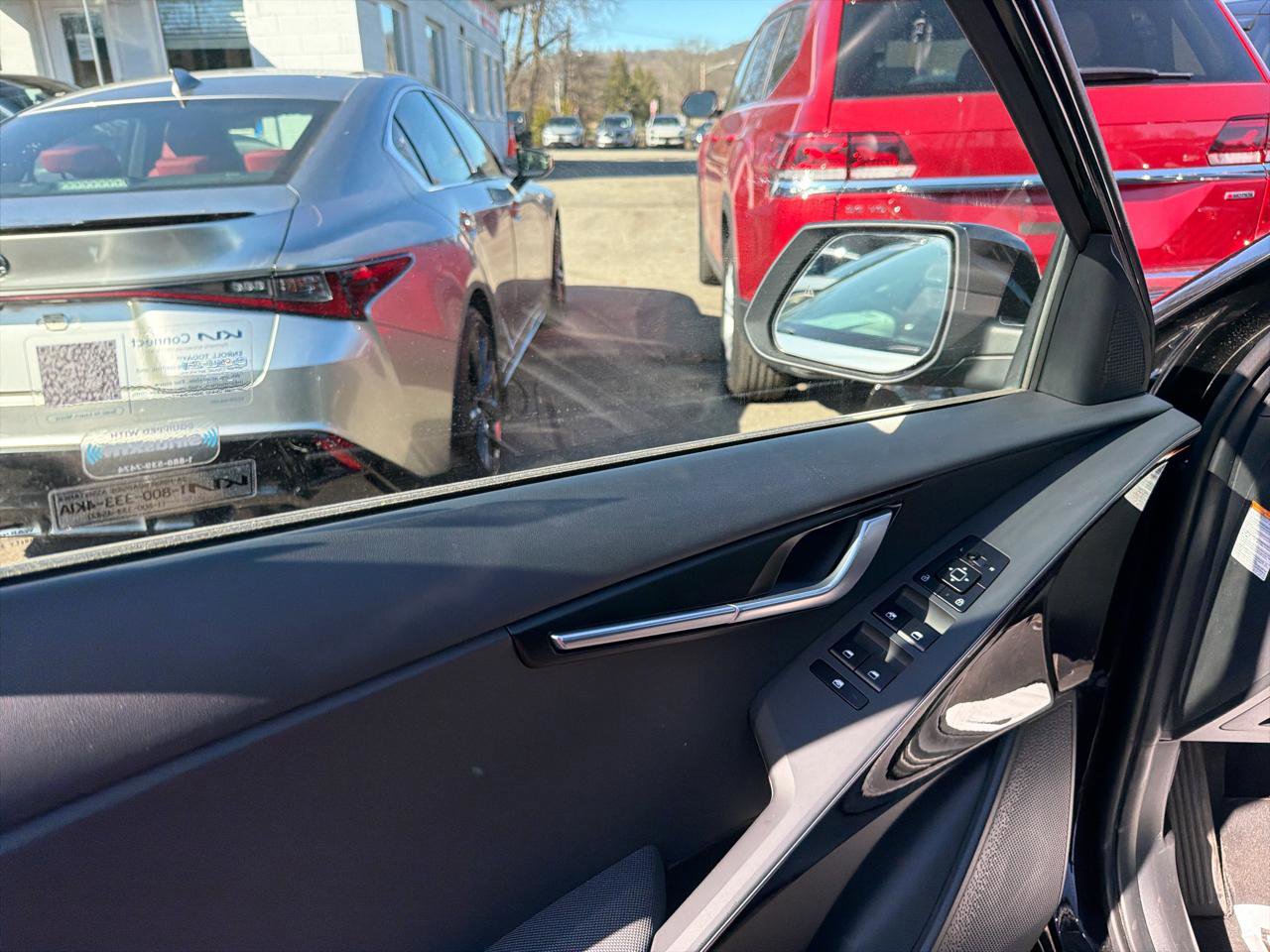 Used 2023 Kia Niro EX FWD image 16