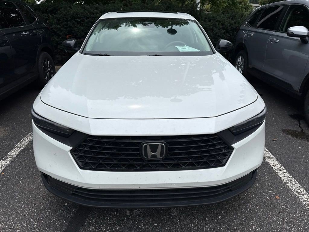 Certified 2025 Honda Accord SE image 2