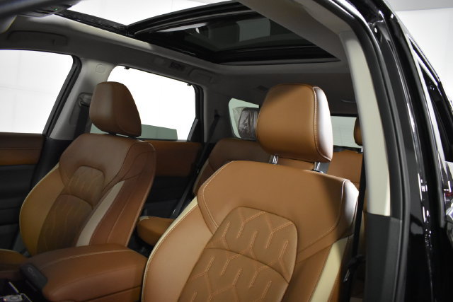 New 2026 Nissan Pathfinder Platinum AWD/4WD image 10