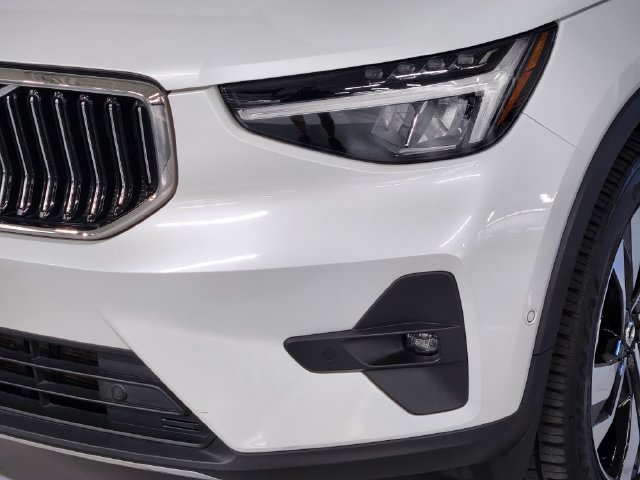 Used 2023 Volvo XC40 B5 Ultimate w/ Protection Package Premier AWD/4WD image 12