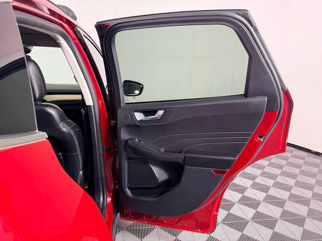 Used 2022 Ford Escape Titanium w/ Titanium Elite Package image 32