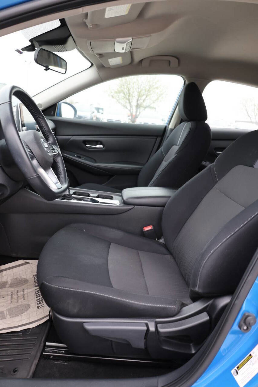 Used 2022 Nissan Sentra SV w/ Trunk Package image 13