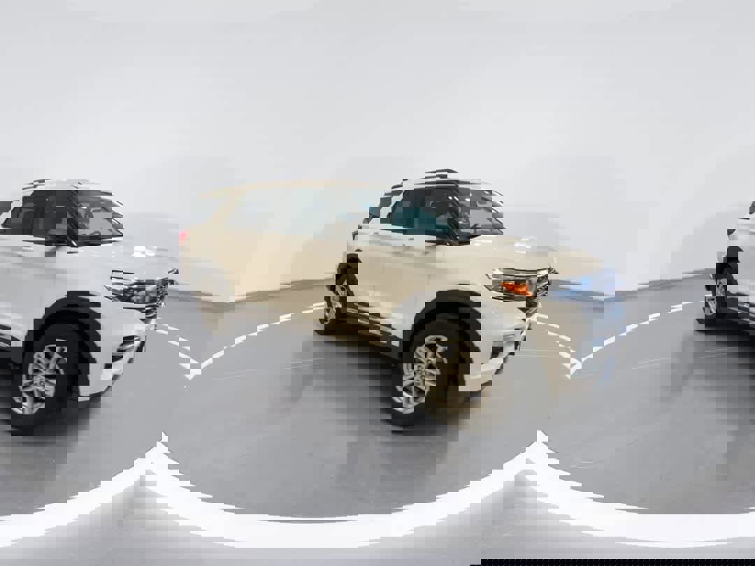 Used 2020 Ford Explorer XLT w/ Equipment Group 202A AWD/4WD image 2