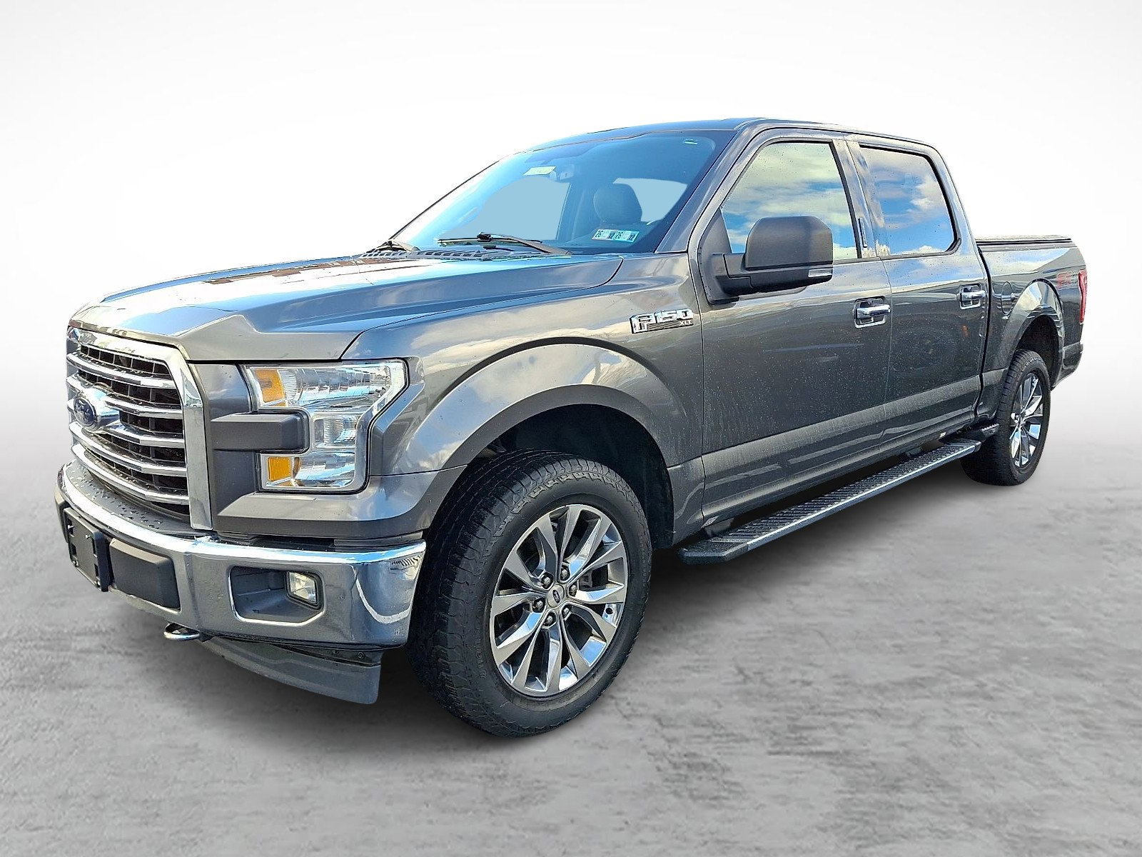 Used 2017 Ford F150 XLT w/ Equipment Group 302A Luxury image 4