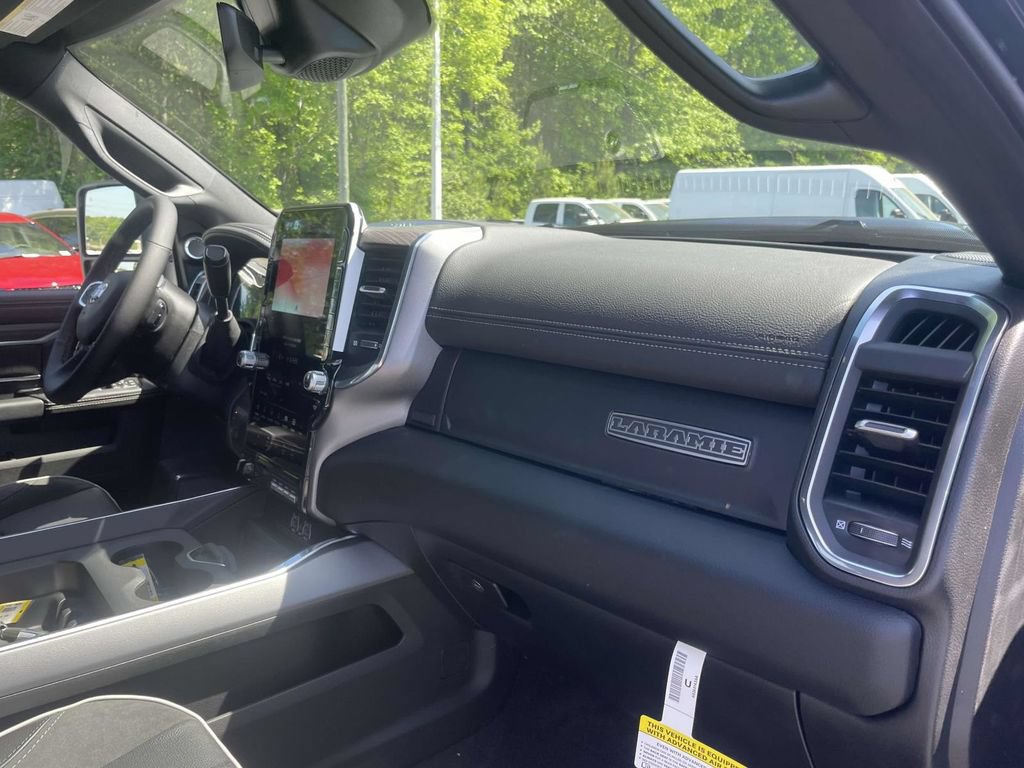 New 2026 RAM 2500 Laramie AWD/4WD image 14