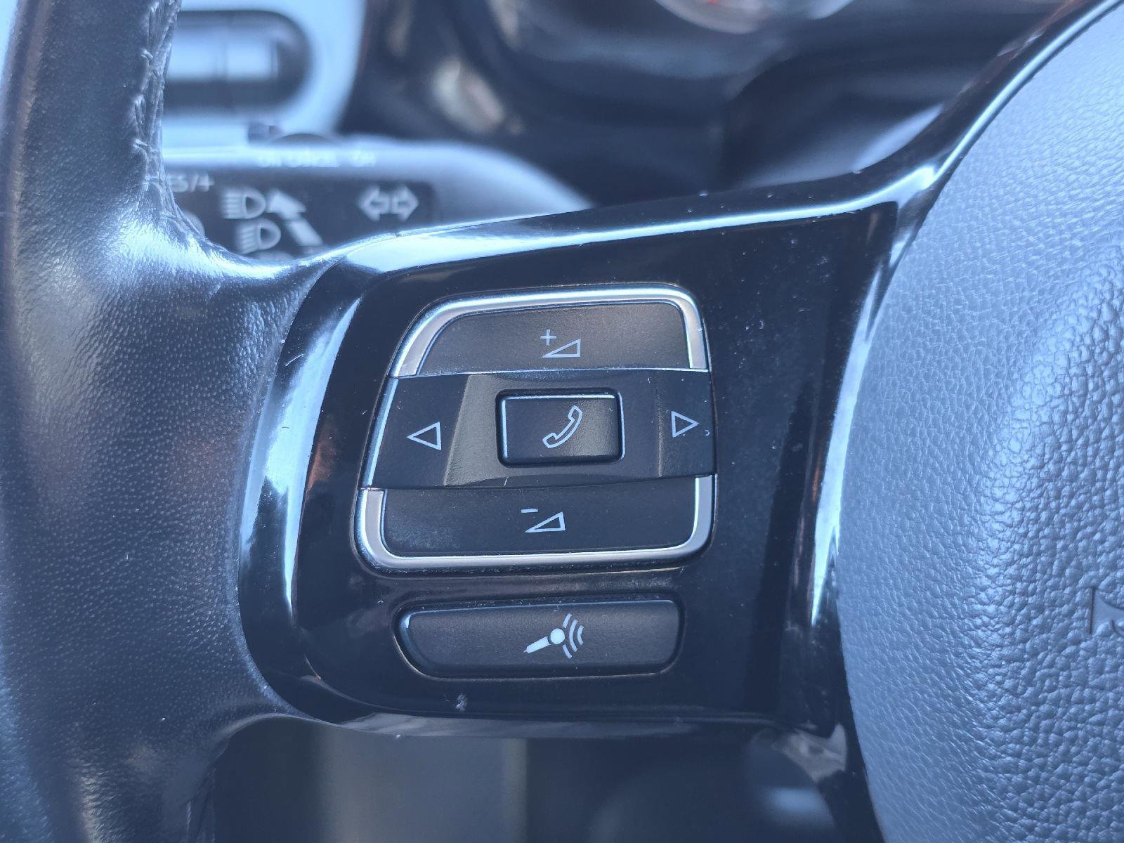 Used 2019 Volkswagen Beetle 2.0T S FWD image 12