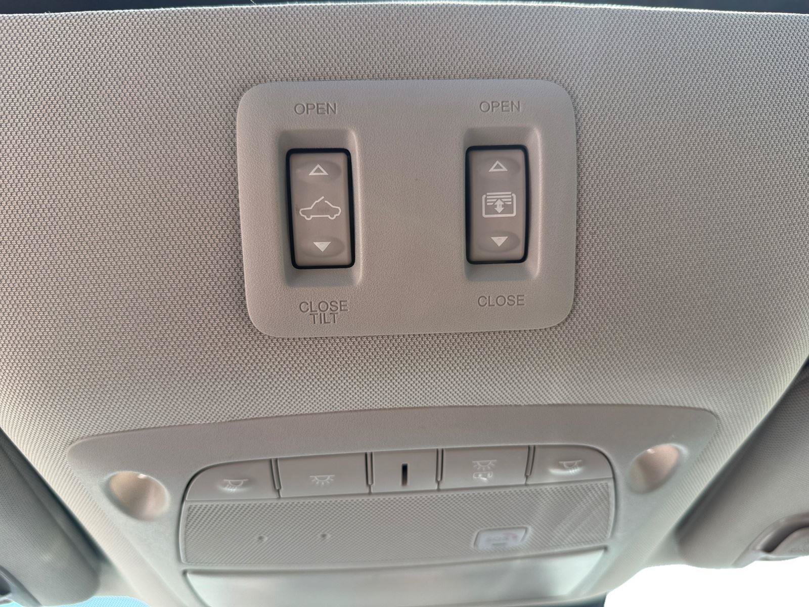 Used 2022 Nissan Murano Platinum AWD/4WD image 17