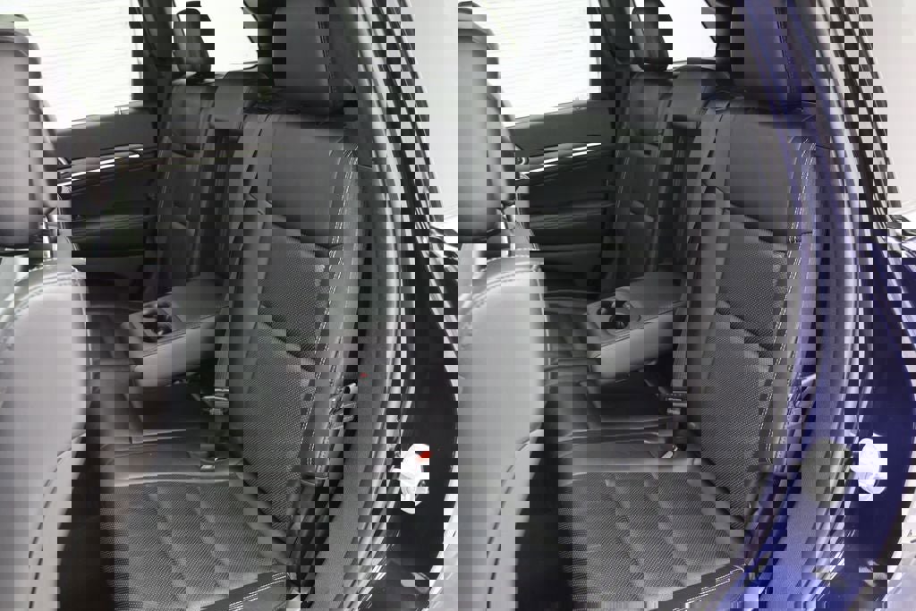 Used 2015 Jeep Grand Cherokee Limited w/ Luxury Group II image 12