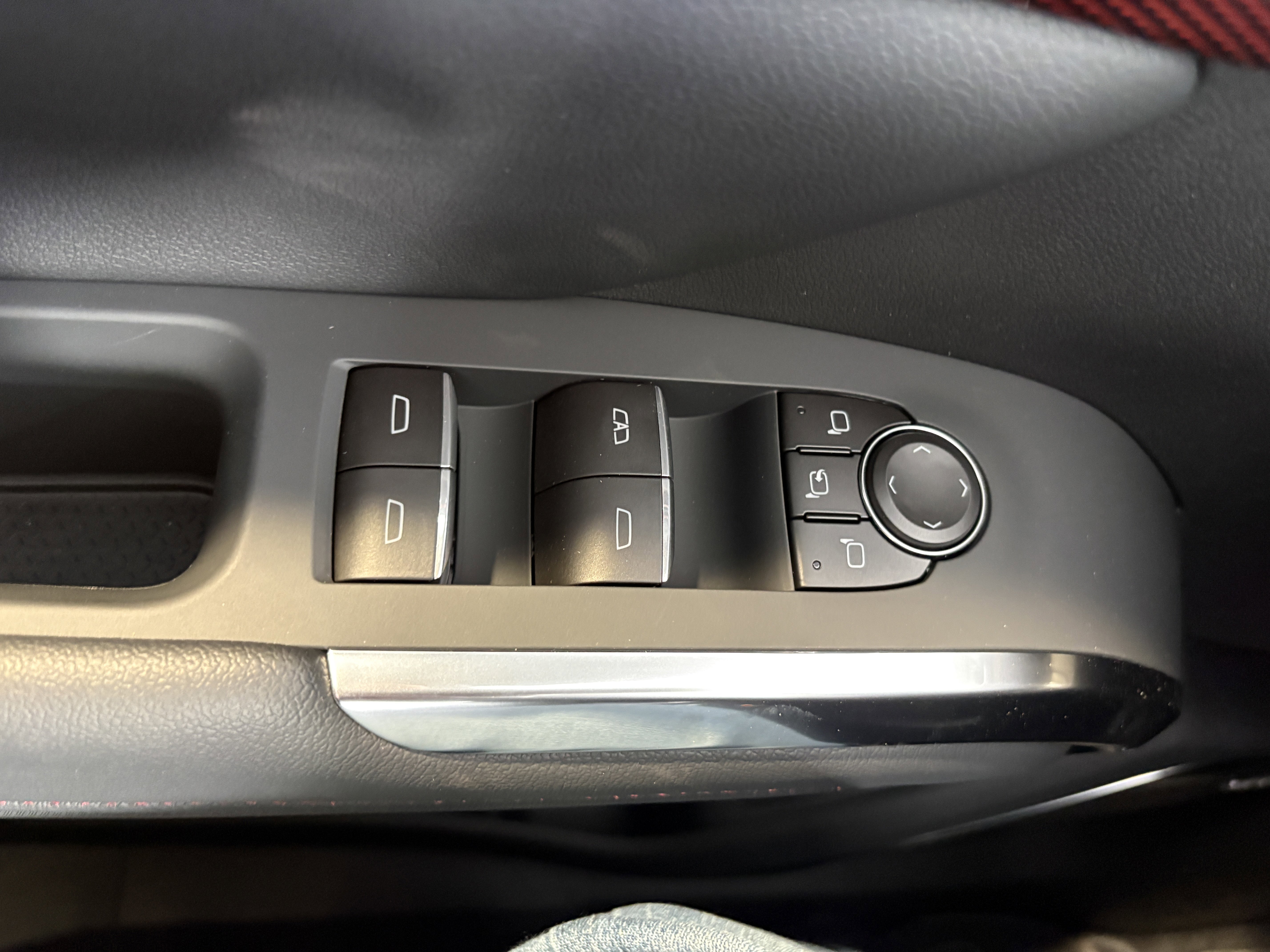 New 2026 Chevrolet Traverse RS AWD/4WD image 9