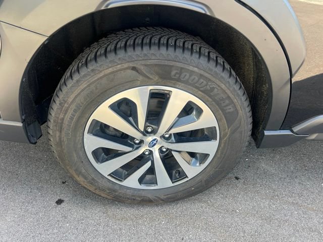 Used 2023 Subaru Outback Premium AWD/4WD image 9
