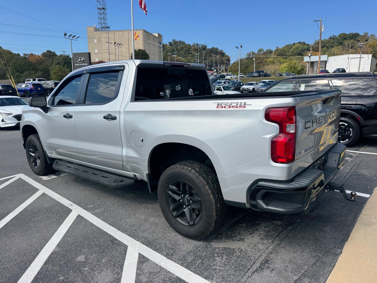 Used 2019 Chevrolet Silverado 1500 LT Trail Boss AWD/4WD image 18