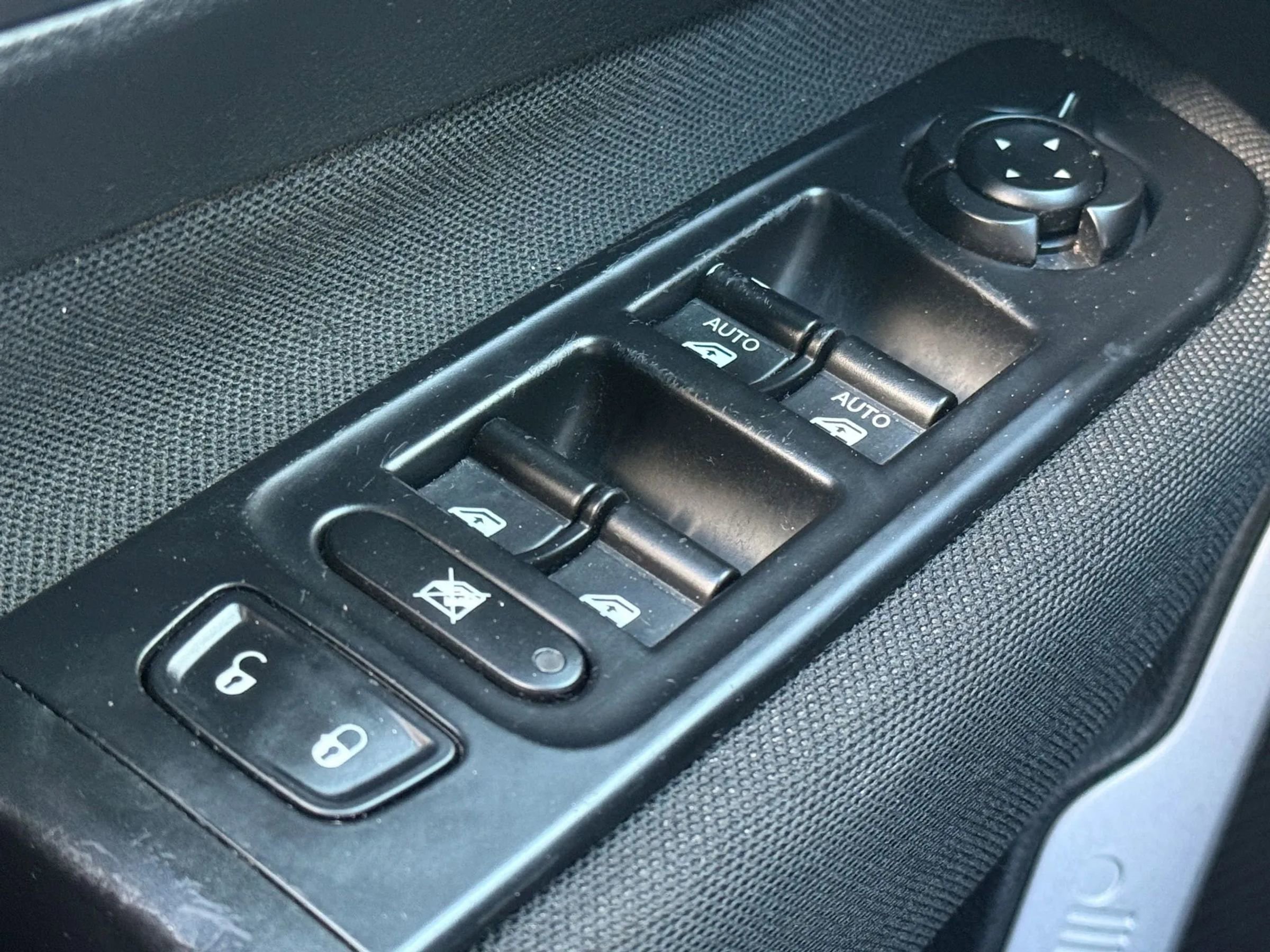 Used 2018 Jeep Renegade Latitude image 21