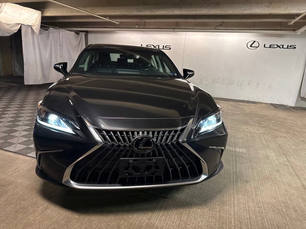 Used 2022 Lexus ES 350 w/ Premium Package FWD image 2
