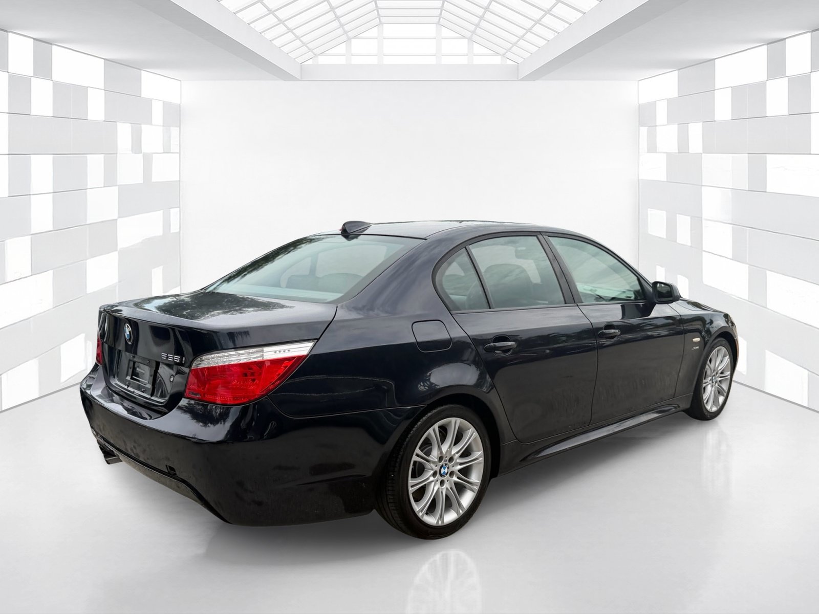 Used 2010 BMW 535i xDrive Sedan AWD/4WD image 6
