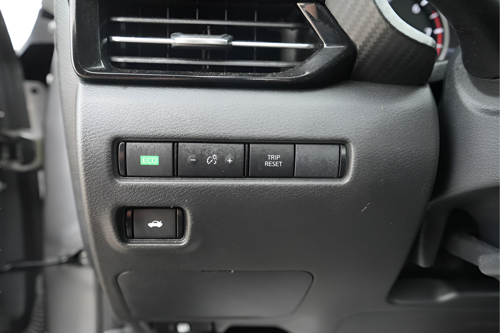 Used 2022 Nissan Sentra SR FWD image 26