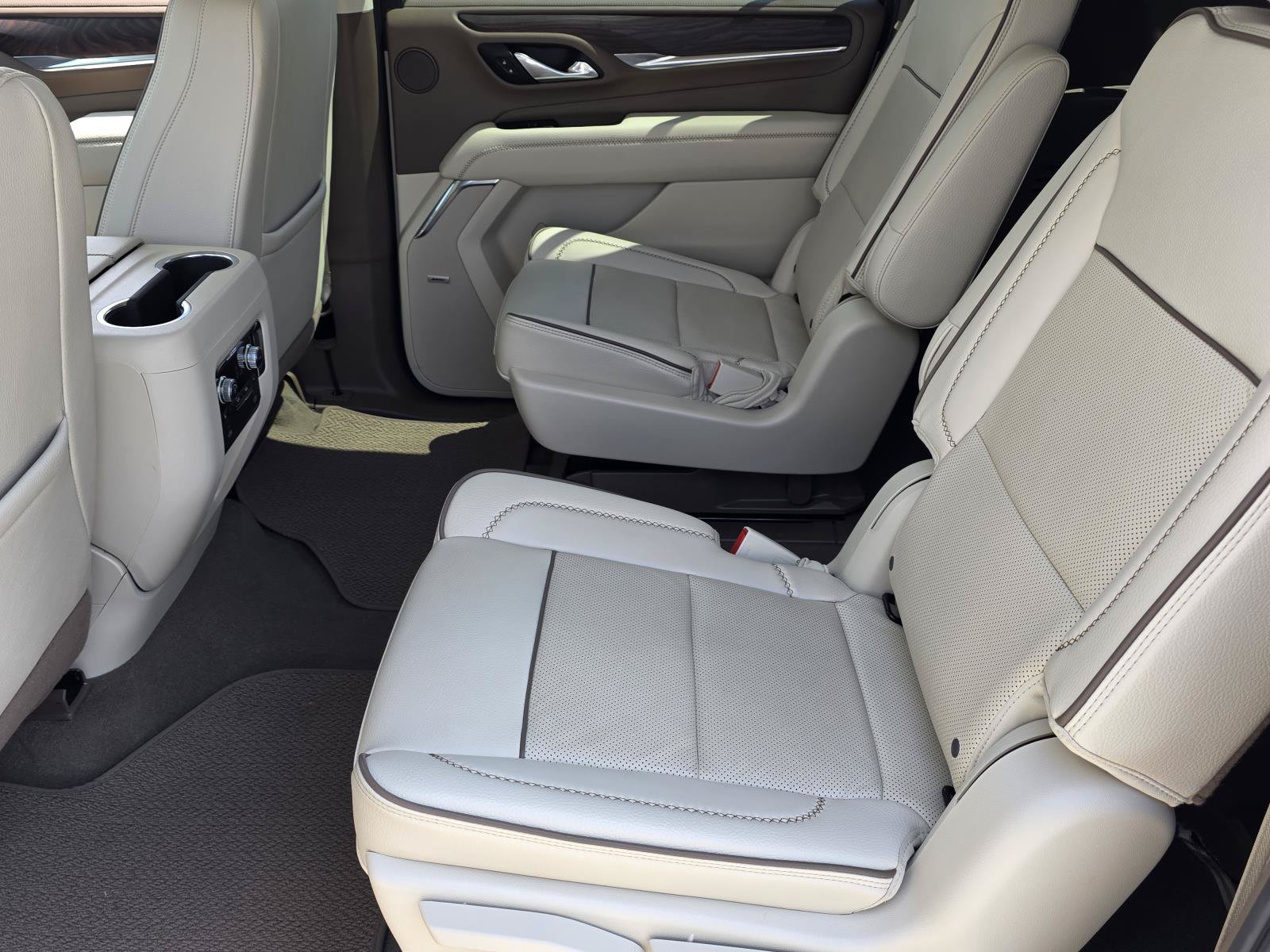 Used 2023 GMC Yukon XL Denali RWD image 22