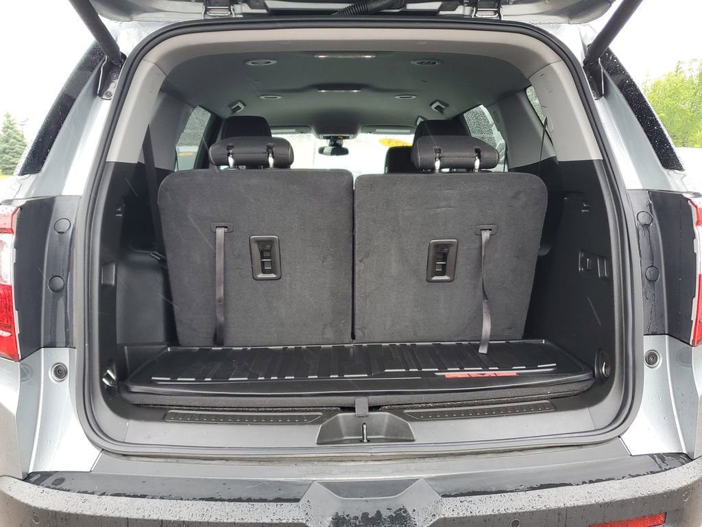 Used 2023 GMC Acadia SLE w/ Driver Convenience Package image 7