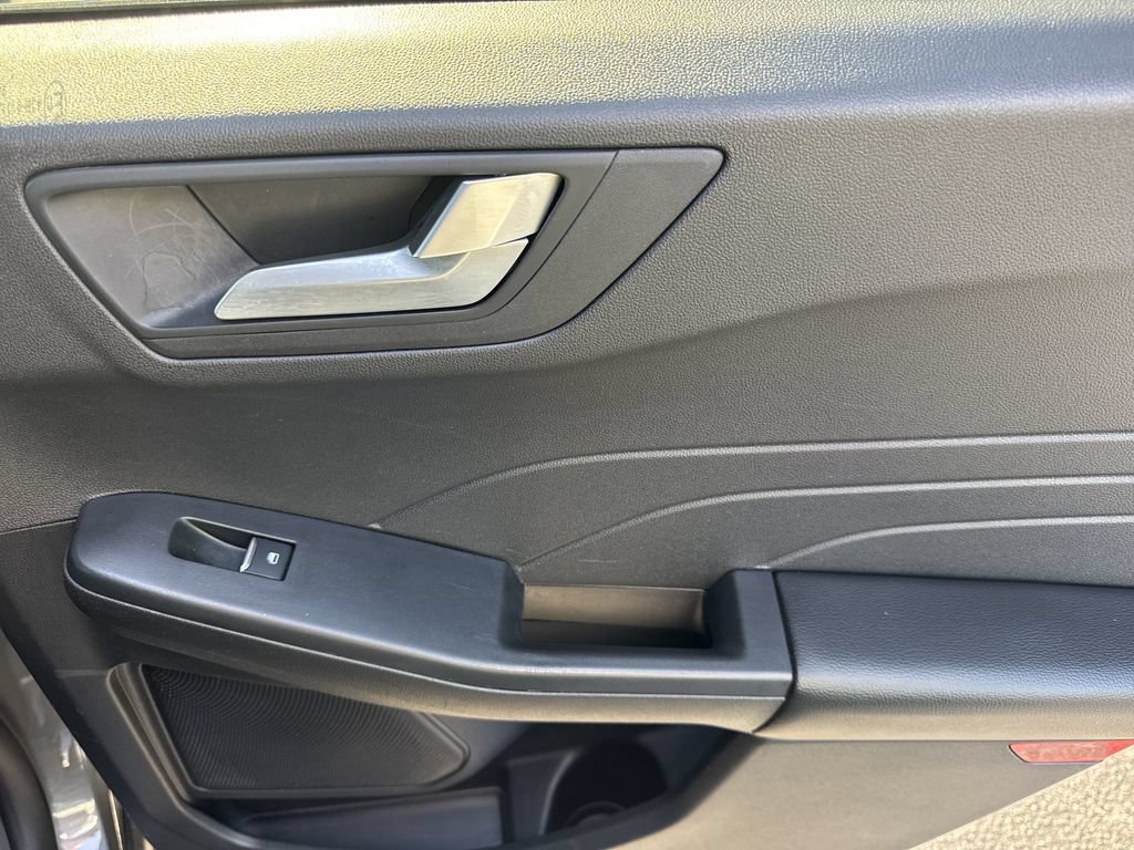 Used 2025 Ford Escape ST-Line Select AWD/4WD image 16