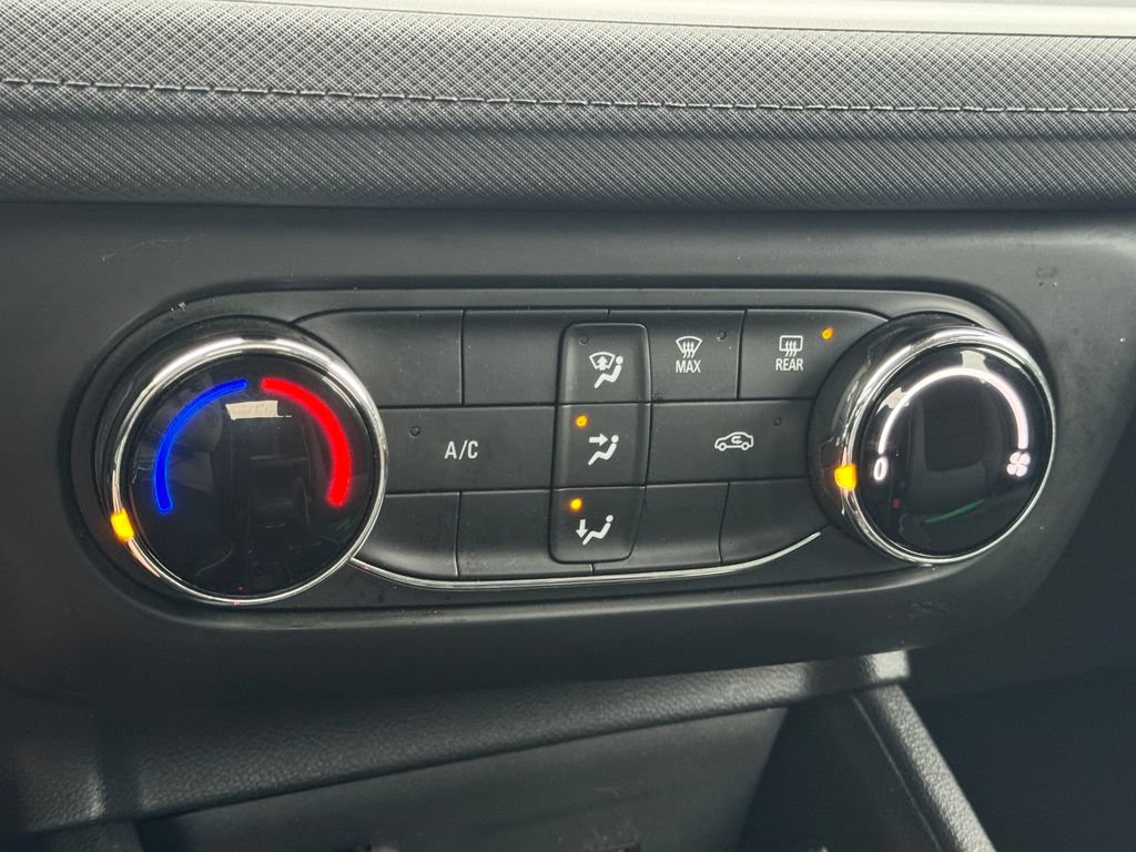 Used 2025 Chevrolet TrailBlazer LS AWD/4WD image 23