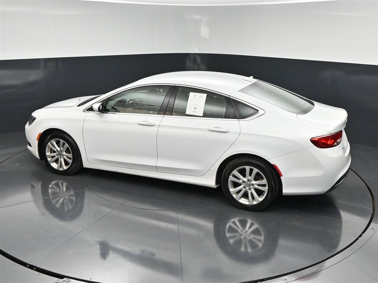 Used 2017 Chrysler 200 Limited Platinum w/ Comfort & Convenience Group FWD image 26