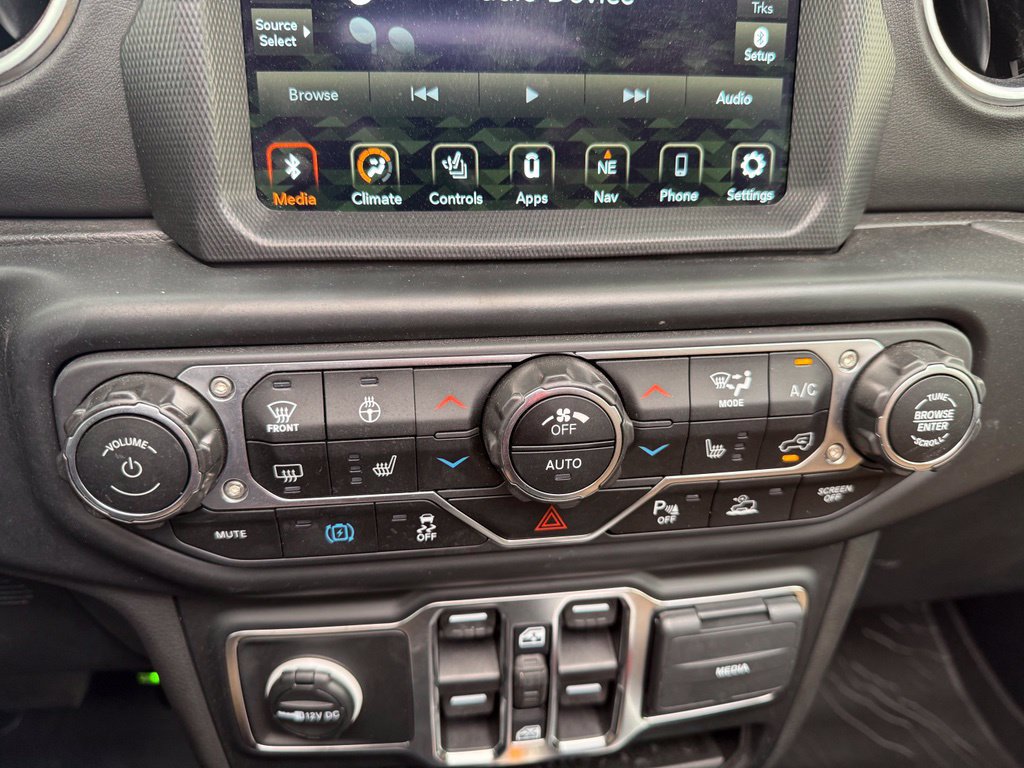 Used 2023 Jeep Wrangler Unlimited Sahara w/ Cold Weather Group AWD/4WD image 39