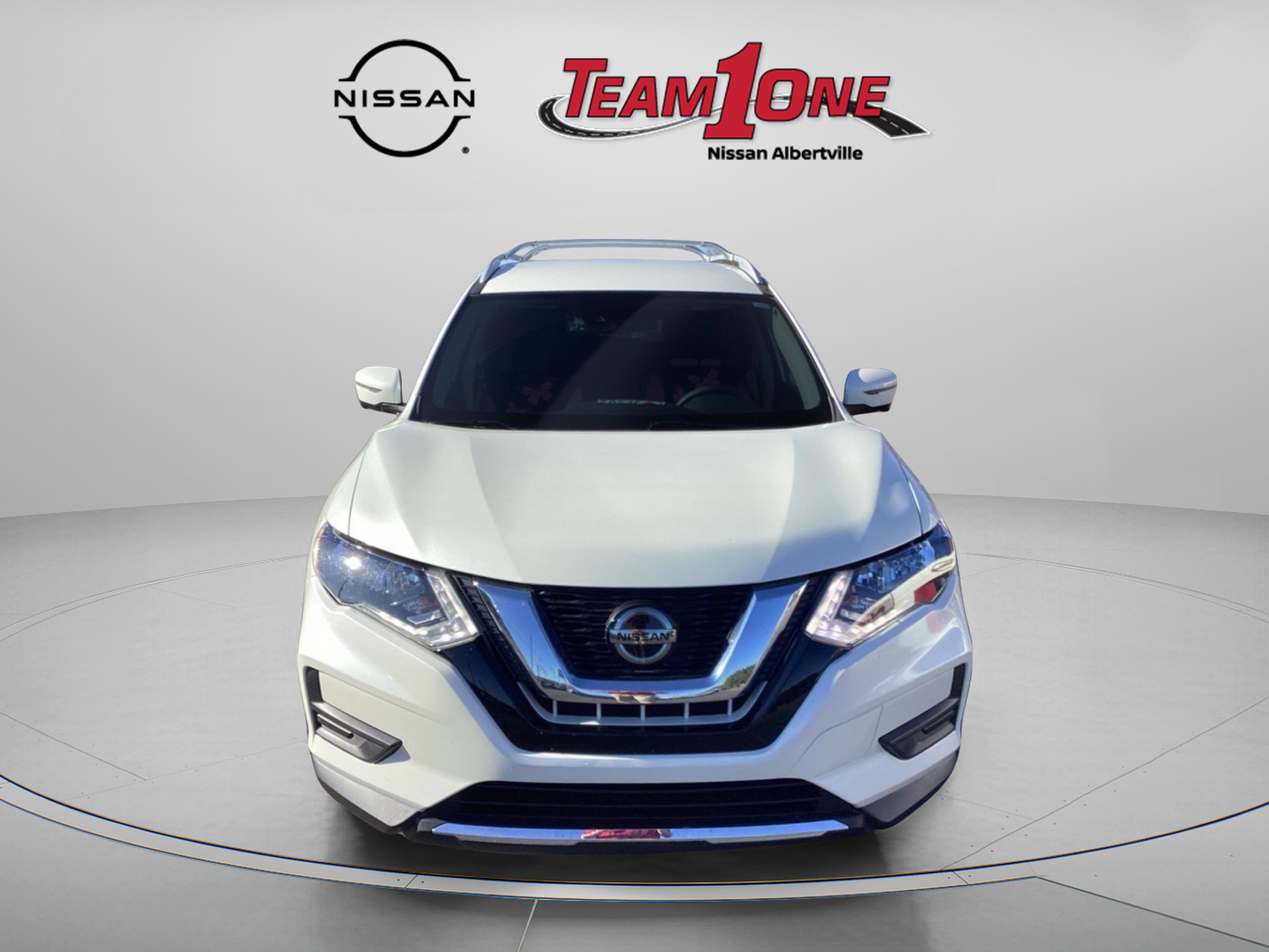 Used 2019 Nissan Rogue SV w/ Premium Package image 2