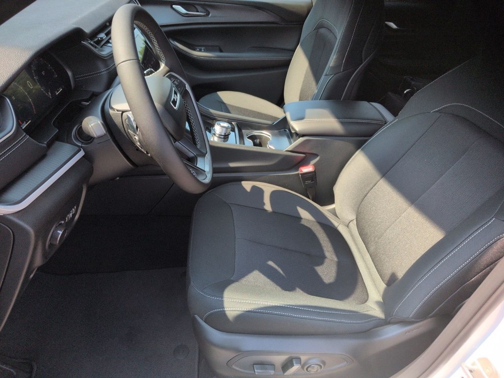 New 2026 Jeep Grand Cherokee L Laredo AWD/4WD image 14