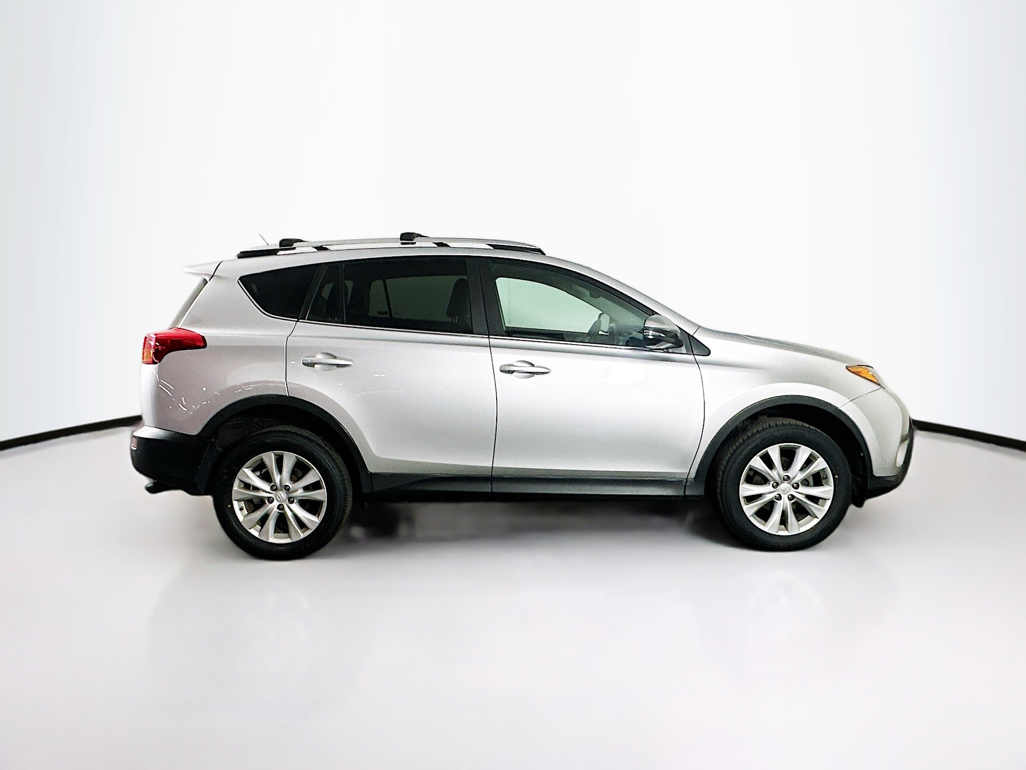 Used 2015 Toyota RAV4 Limited AWD/4WD image 10