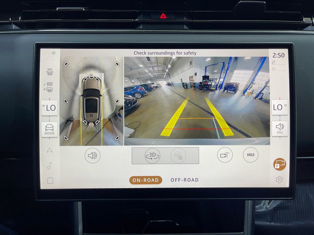 Used 2024 Land Rover Range Rover SE image 11