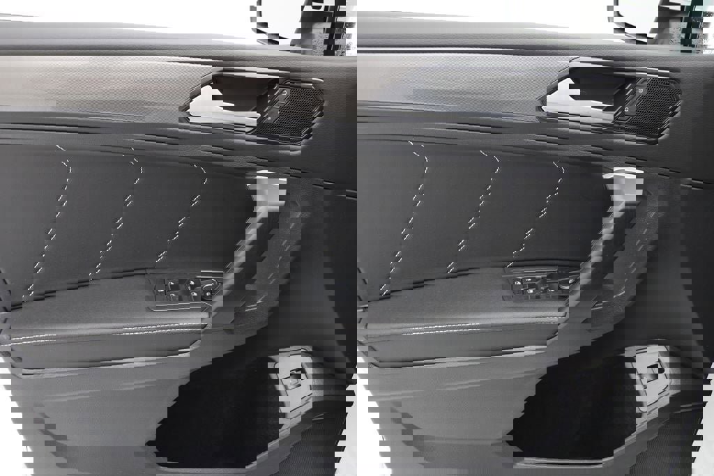 Used 2024 Volkswagen Tiguan Wolfsburg Edition image 15