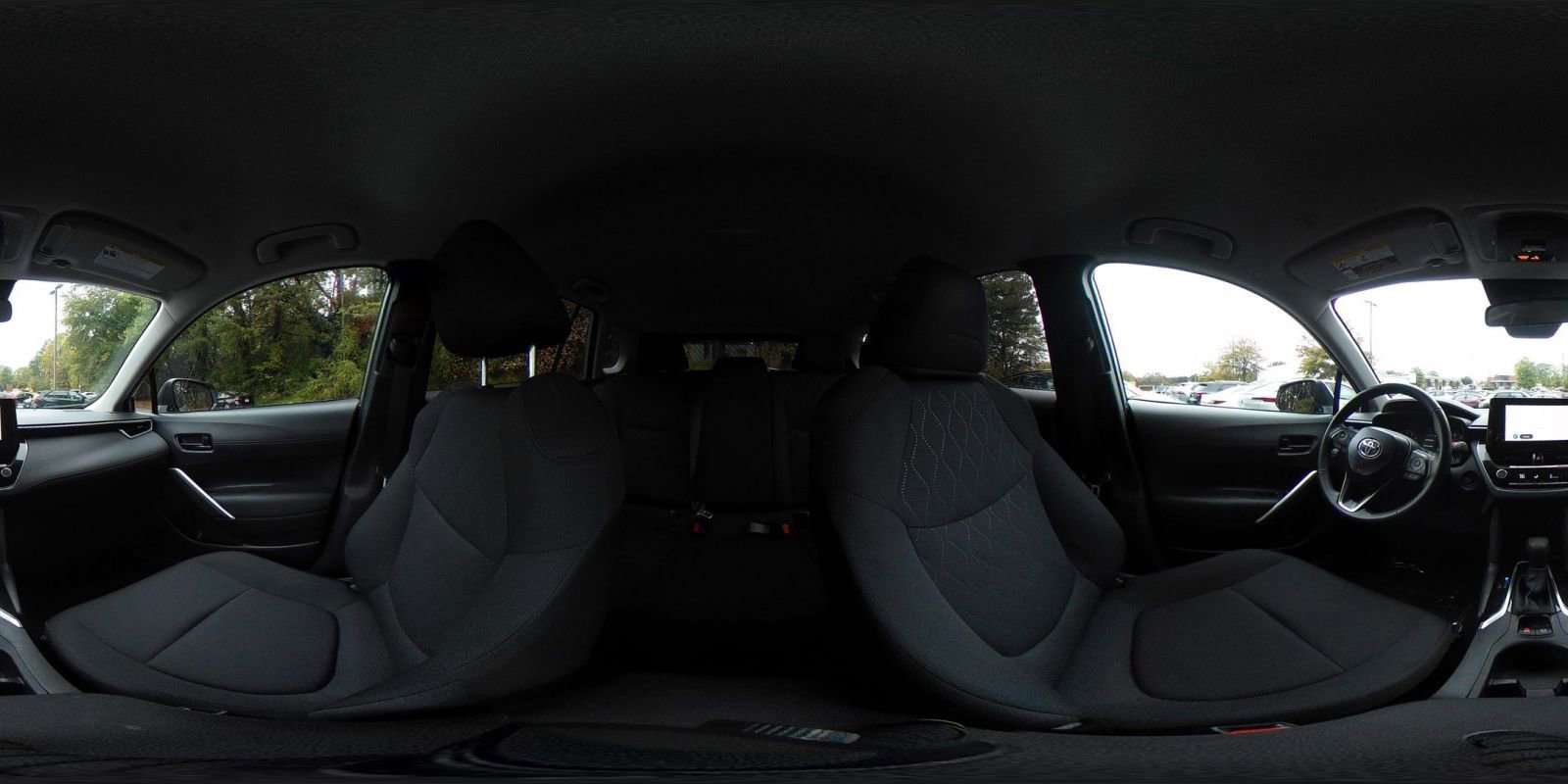 Used 2025 Toyota Corolla Cross LE image 42