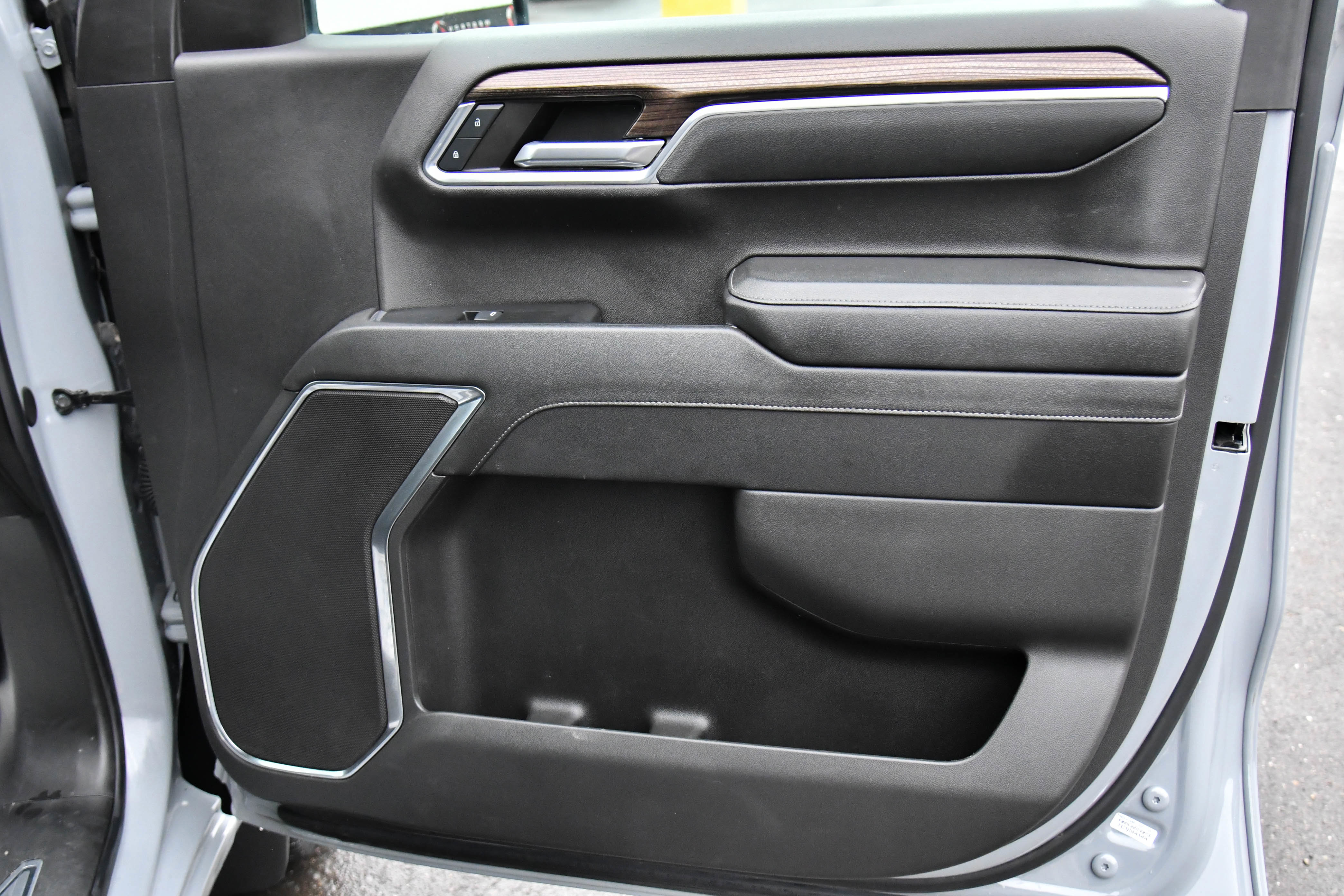 Used 2024 Chevrolet Silverado 1500 LT image 42