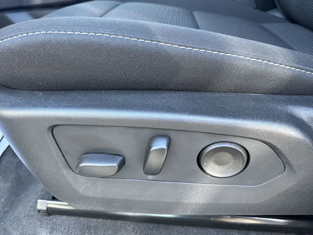 New 2026 GMC Canyon Elevation w/ Convenience Package image 18