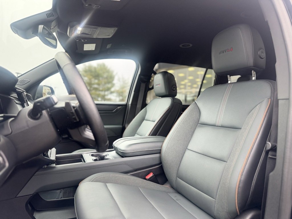 Used 2024 GMC Acadia AT4 image 17