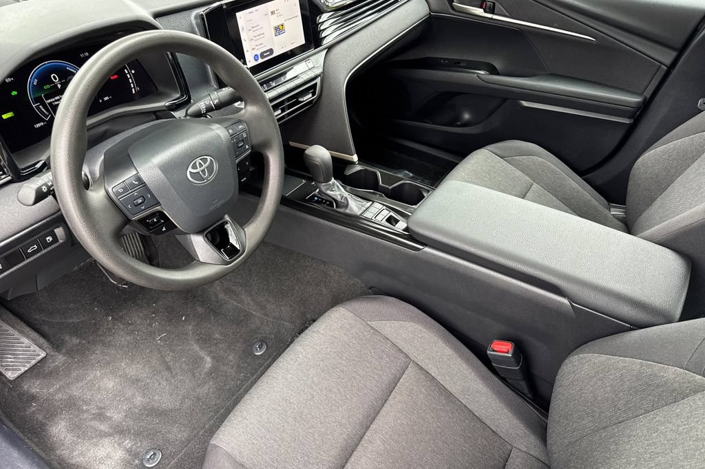 Used 2025 Toyota Camry LE w/ Convenience Package FWD image 9