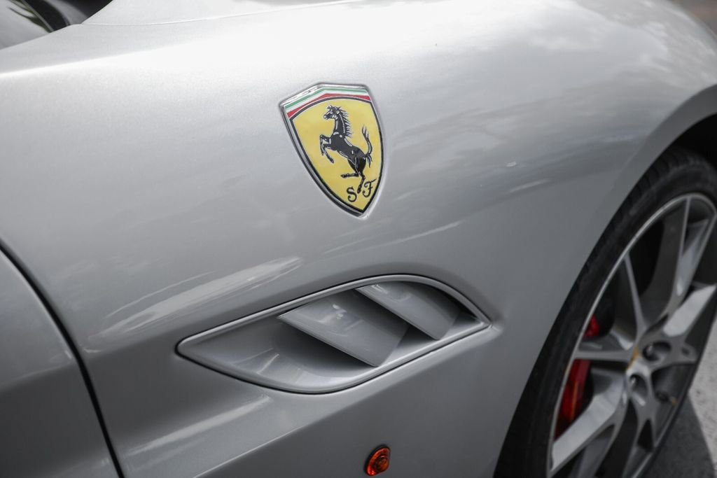 Used 2010 Ferrari California image 16