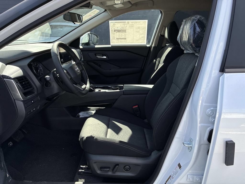 New 2026 Nissan Rogue SV AWD/4WD image 10