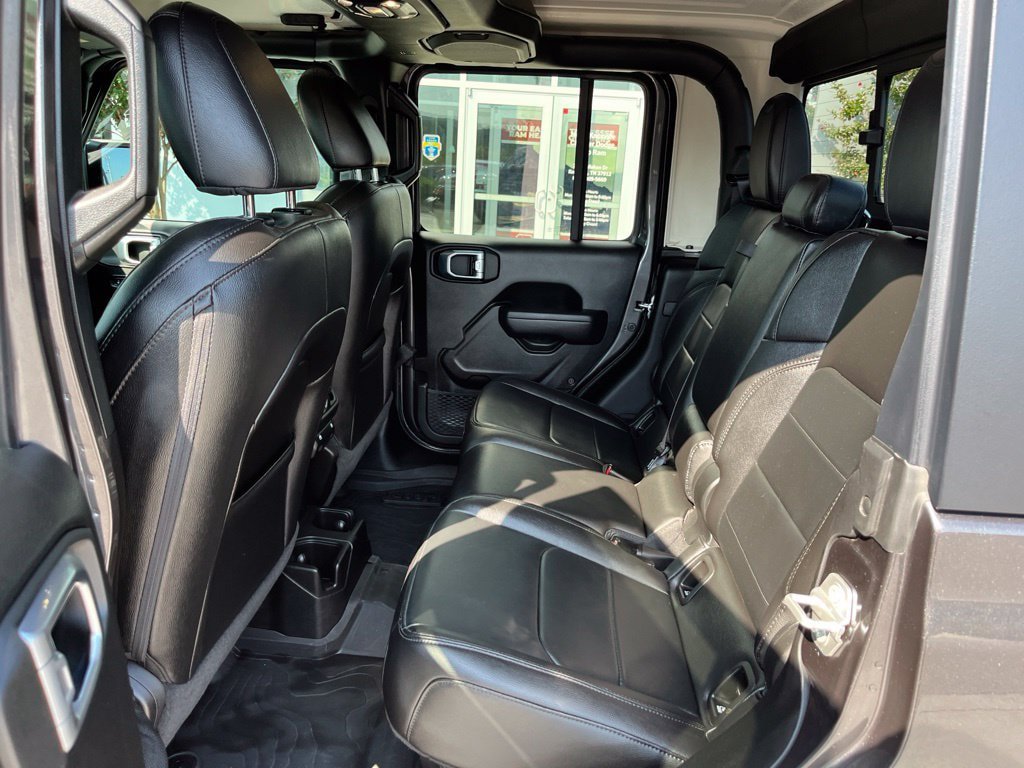 Used 2023 Jeep Gladiator Sport AWD/4WD image 14